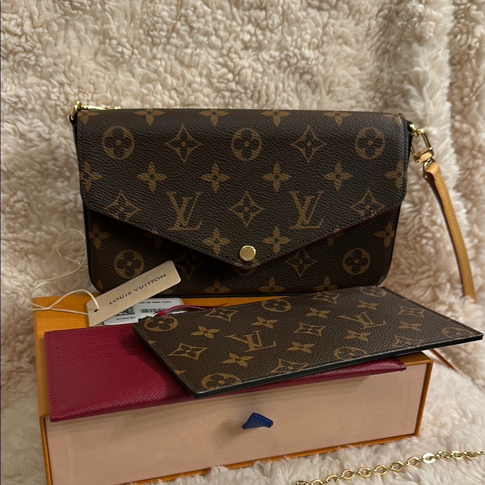 LV Pochette Felicie